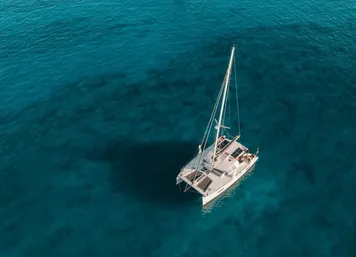 Private Cruises & Yacht Charters